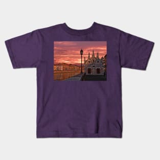 Arno Embankment. Church of Santa Maria della Spina. Kids T-Shirt